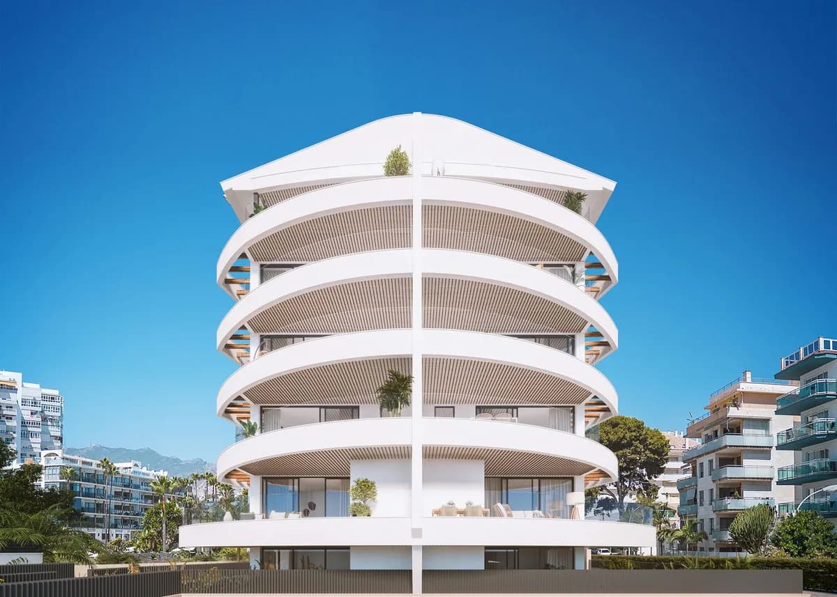 2 Bedroom Ground Floor Apartment for Sale in Benalmadena Costa, Málaga - Image 9