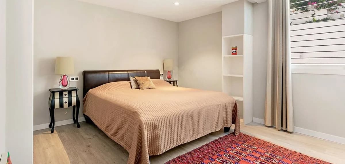 7 Bedroom Detached Villa for Sale in Nueva Andalucía, Málaga - Image 6