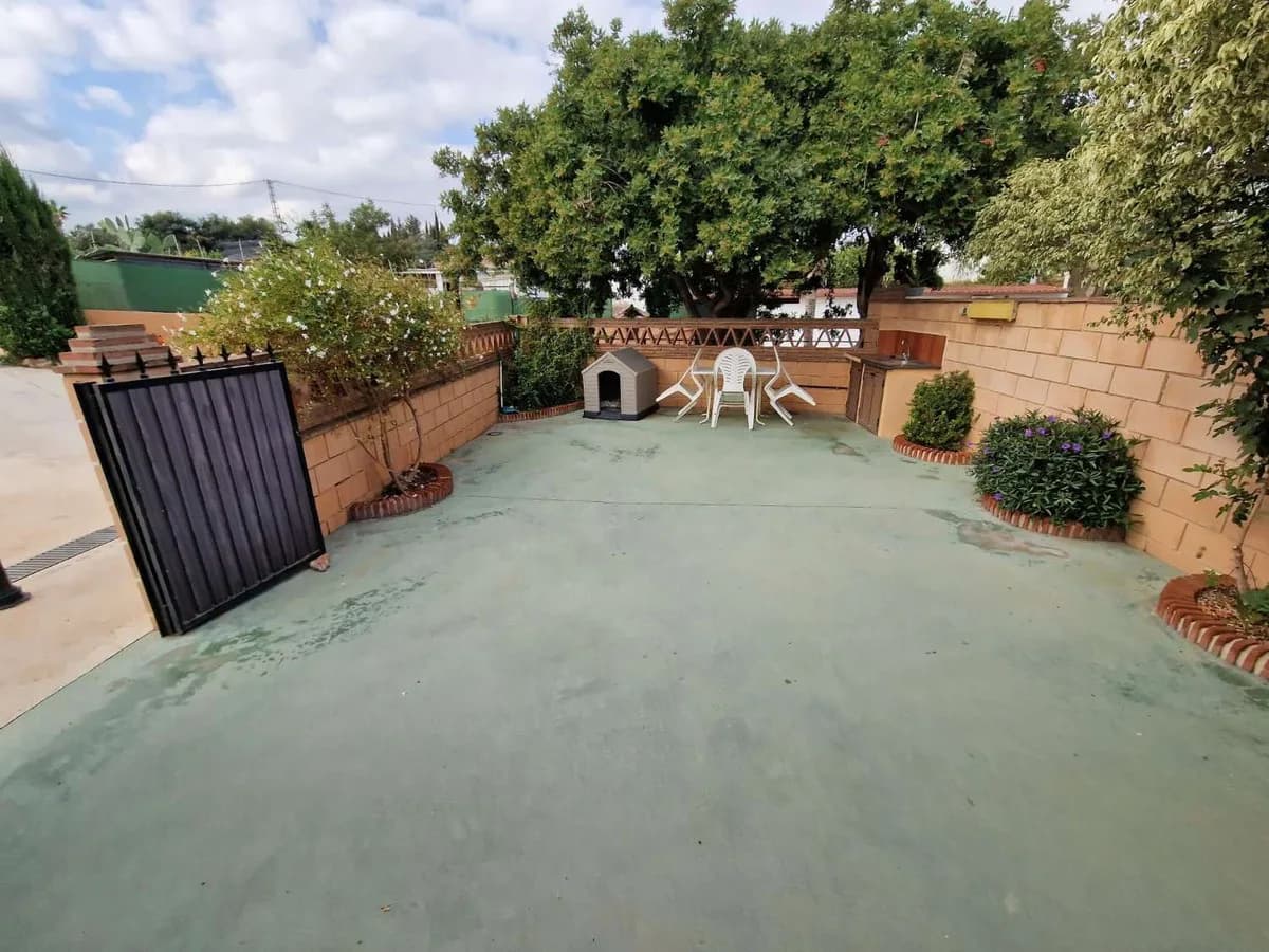 7 Bedroom Finca - Cortijo for Sale in Alhaurín de la Torre, Málaga - Image 2