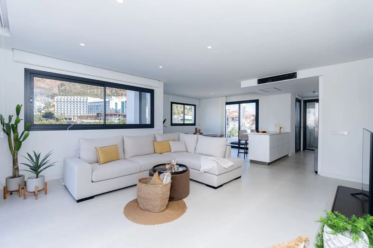 3 Bedroom Penthouse for Sale in Fuengirola, Málaga - Image 5