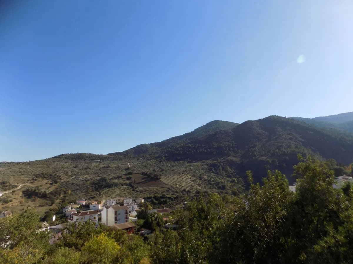 3 Bedroom Townhouse for Sale in Tolox, Málaga - Image 4