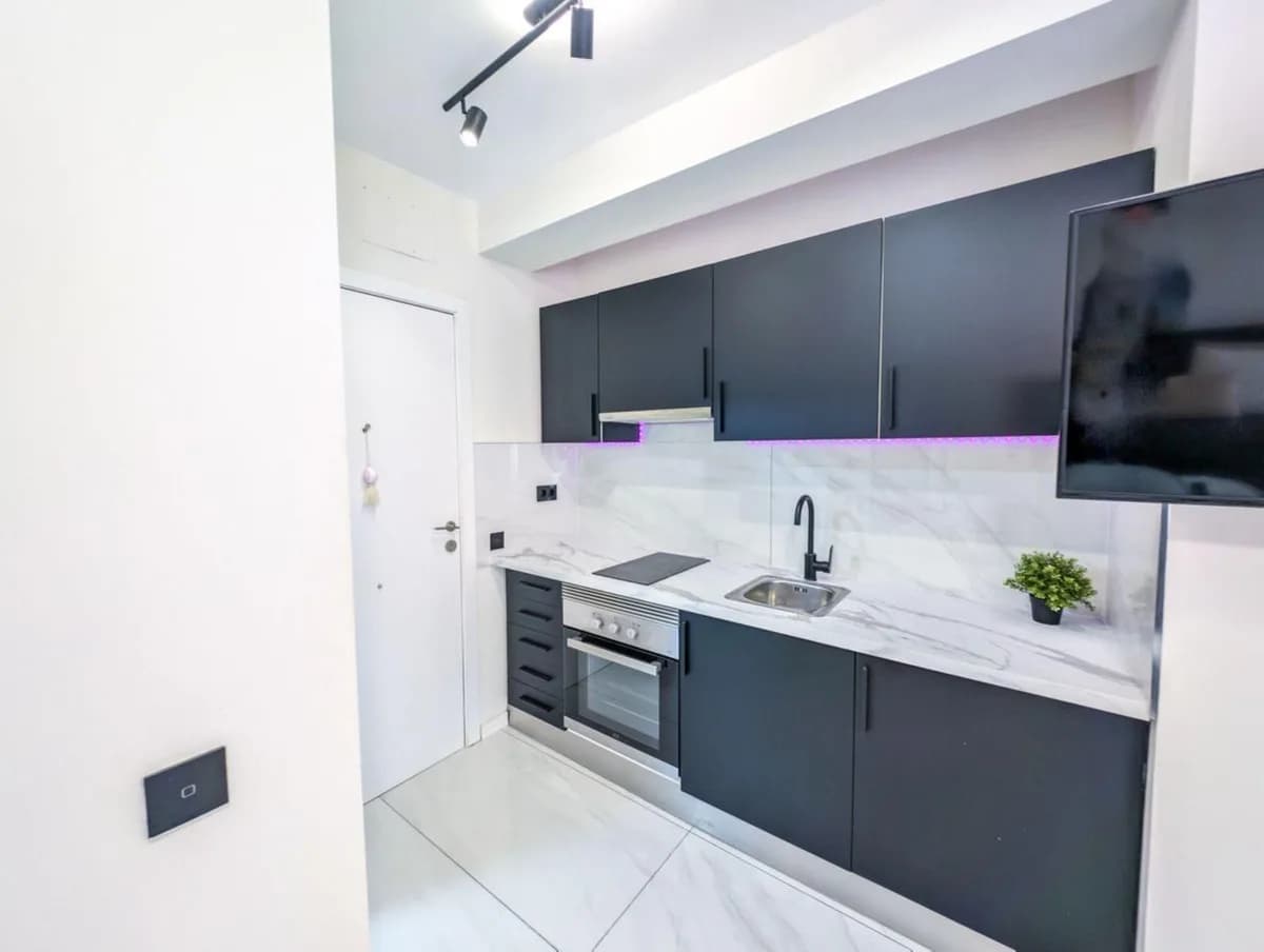 1 Bedroom Middle Floor Studio for Sale in Nueva Andalucía, Málaga - Image 5