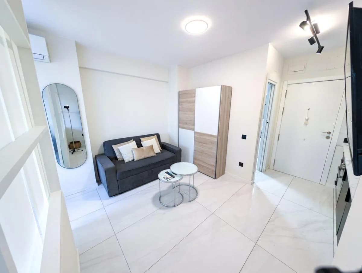1 Bedroom Middle Floor Studio for Sale in Nueva Andalucía, Málaga - Image 7