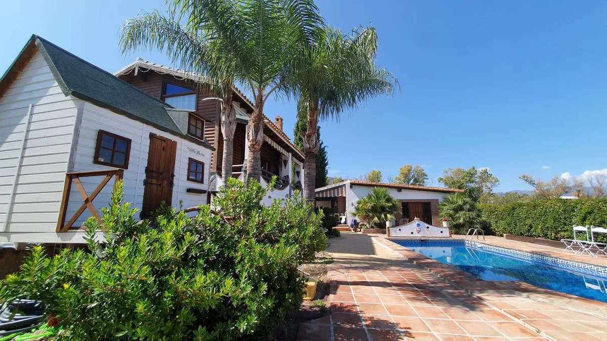 11 Bedroom Finca - Cortijo for Sale in Alhaurín el Grande, Málaga - Image 5