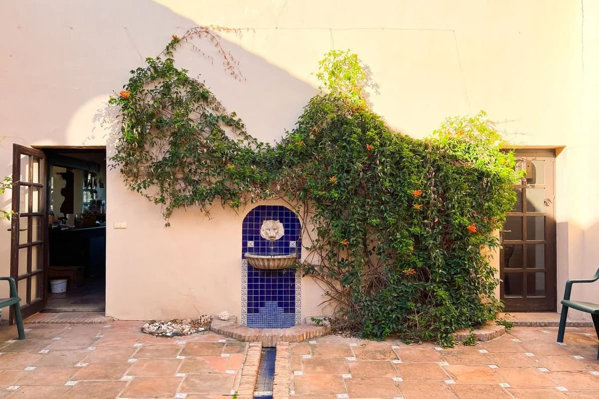 4 Bedroom Detached Villa for Sale in Estepona, Málaga - Image 6
