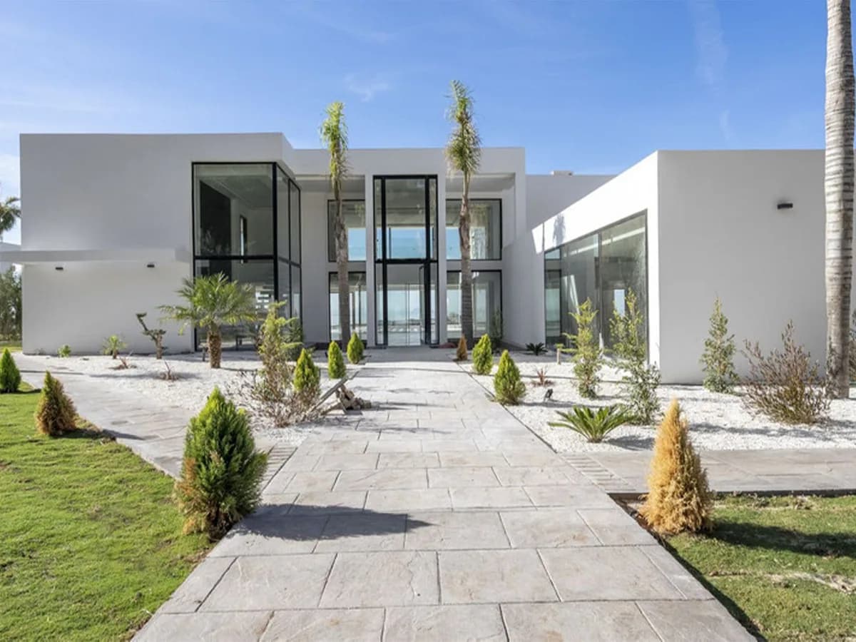 5 Bedroom Detached Villa for Sale in Benahavís, Málaga - Image 6