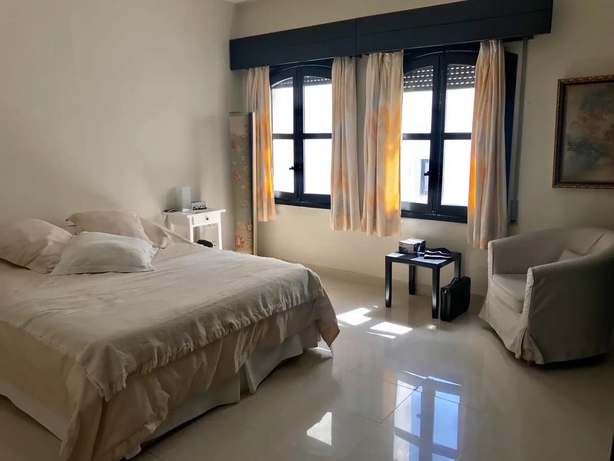2 Bedroom Middle Floor Apartment for Sale in Puerto Banús, Málaga - Image 5