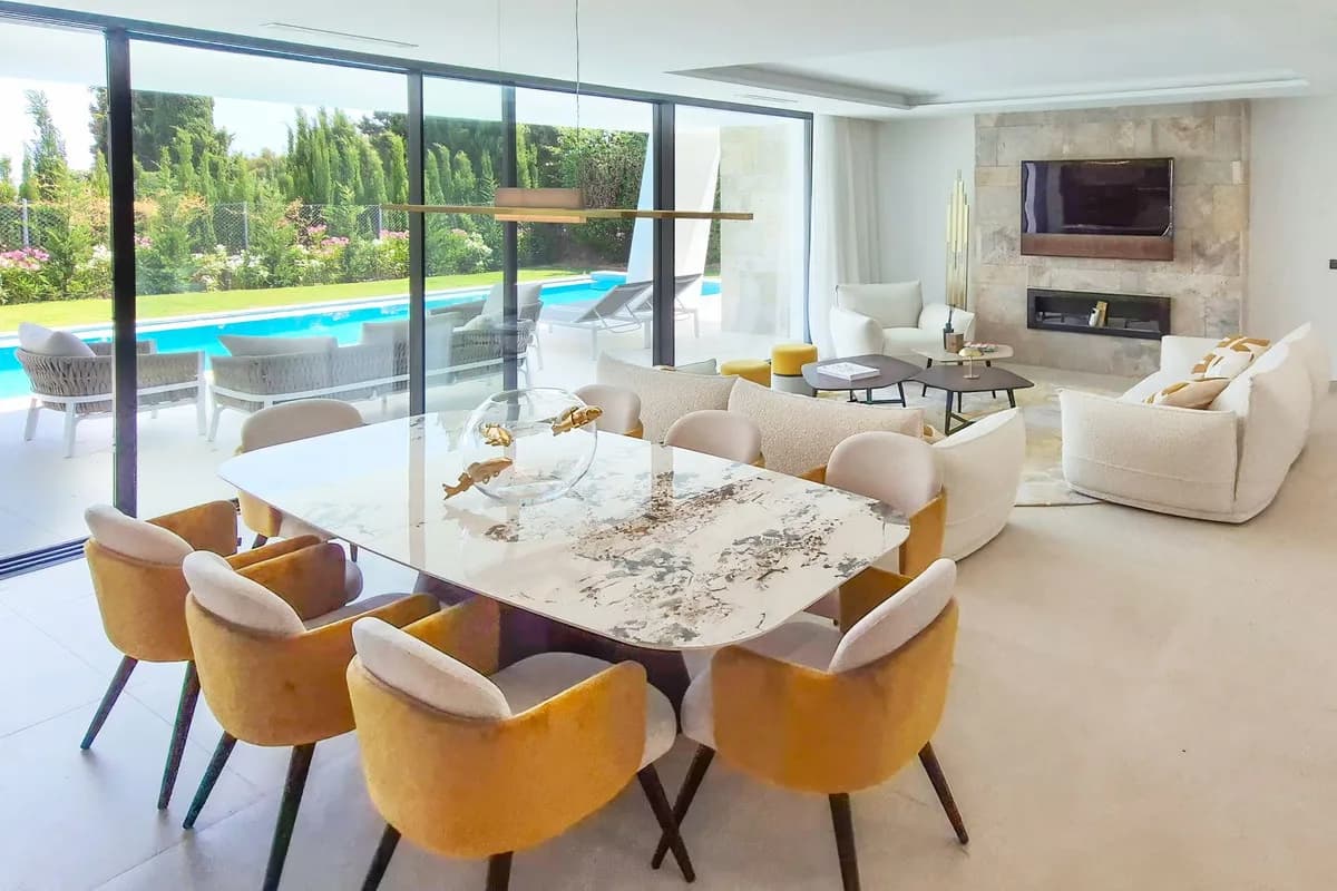 4 Bedroom Detached Villa for Sale in Estepona, Málaga - Image 5