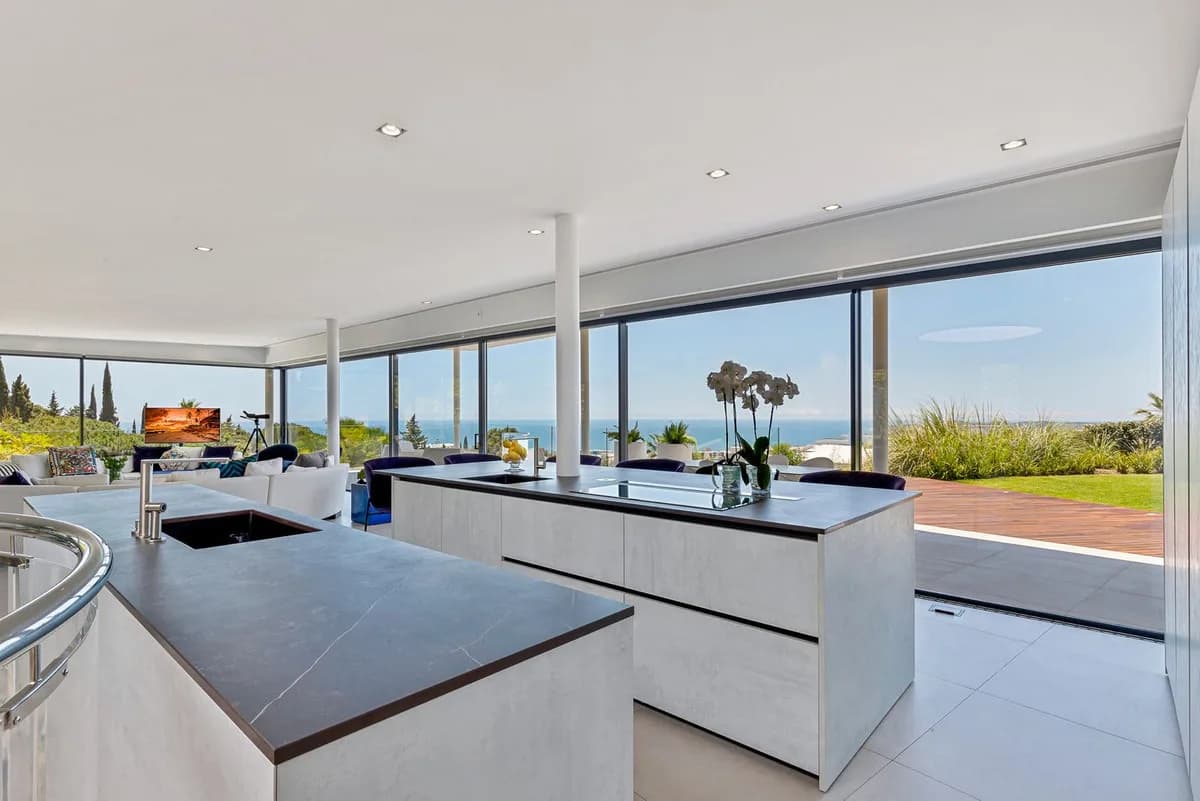 5 Bedroom Detached Villa for Sale in Fuengirola, Málaga - Image 6