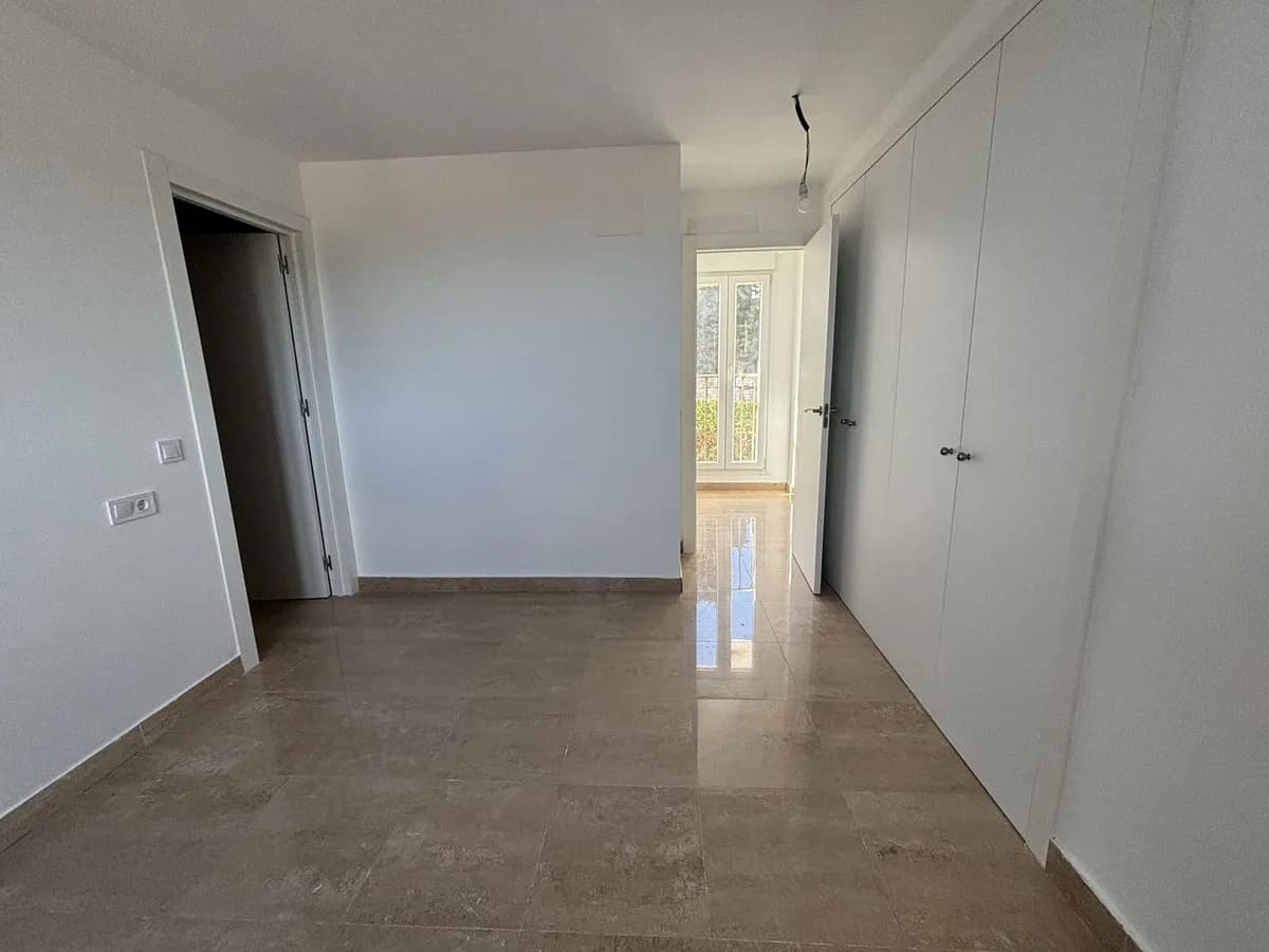 3 Bedroom Penthouse Duplex for Sale in La Duquesa, Málaga - Image 2