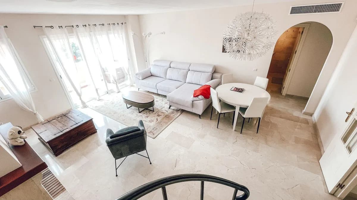 3 Bedroom Top Floor Apartment for Sale in Mijas Costa, Málaga - Image 2