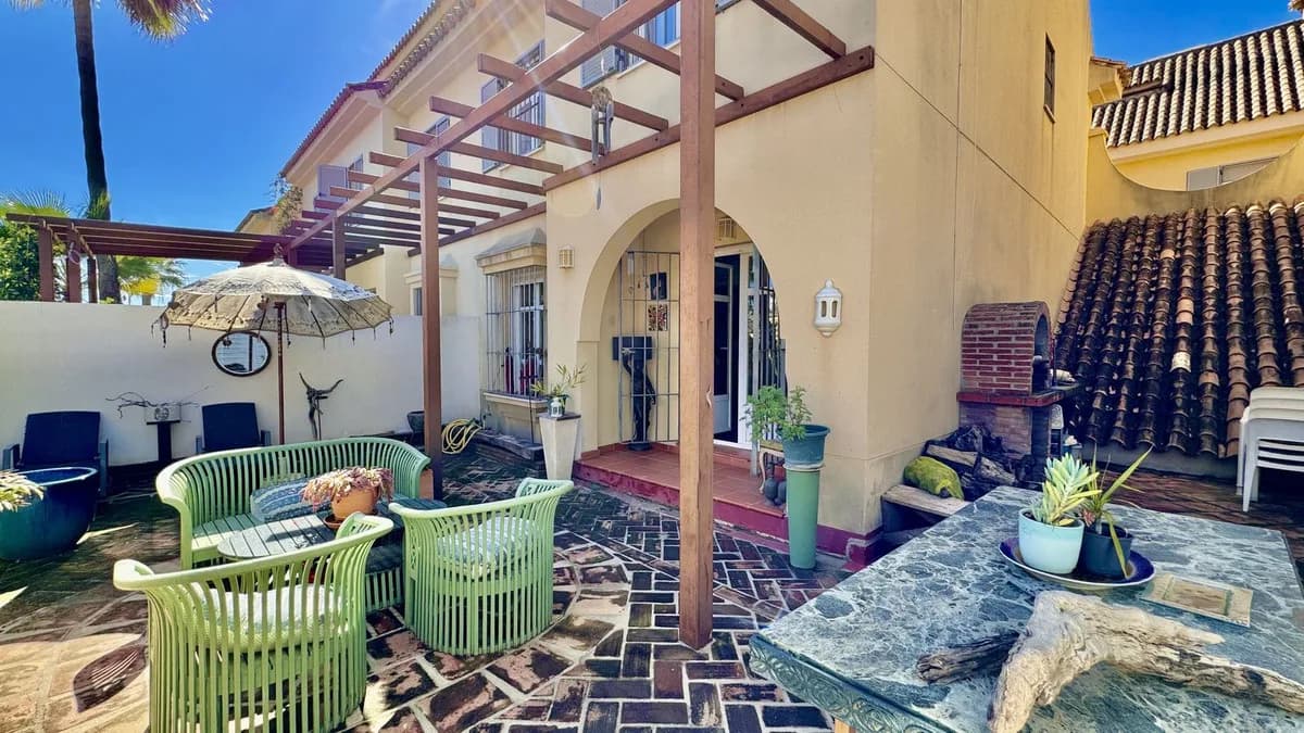 4 Bedroom Townhouse for Sale in Puerto Banús, Málaga