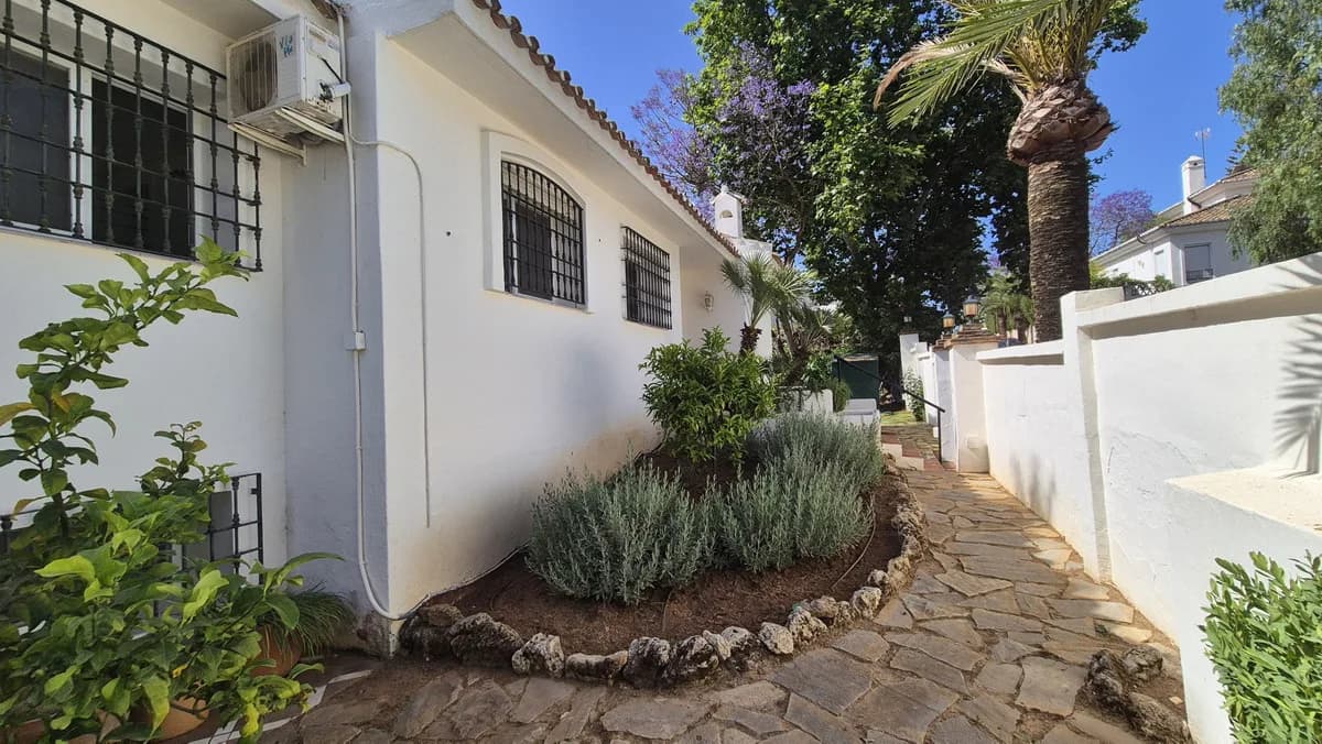 5 Bedroom Detached Villa for Sale in Elviria, Málaga - Image 7