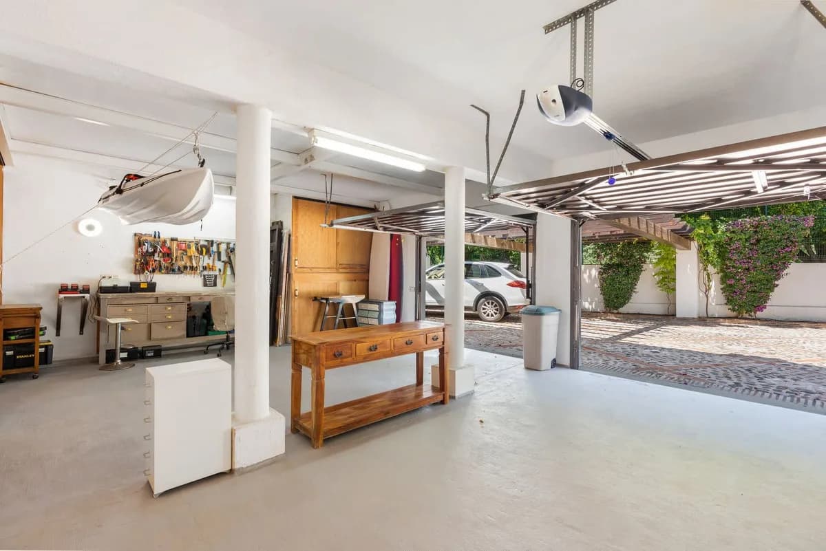 4 Bedroom Detached Villa for Sale in Guadalmina Baja, Málaga - Image 6