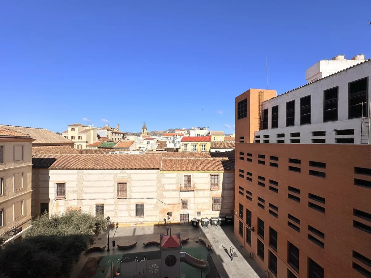 2 Bedroom Top Floor Apartment for Sale in Centro Histórico, Málaga - Image 7