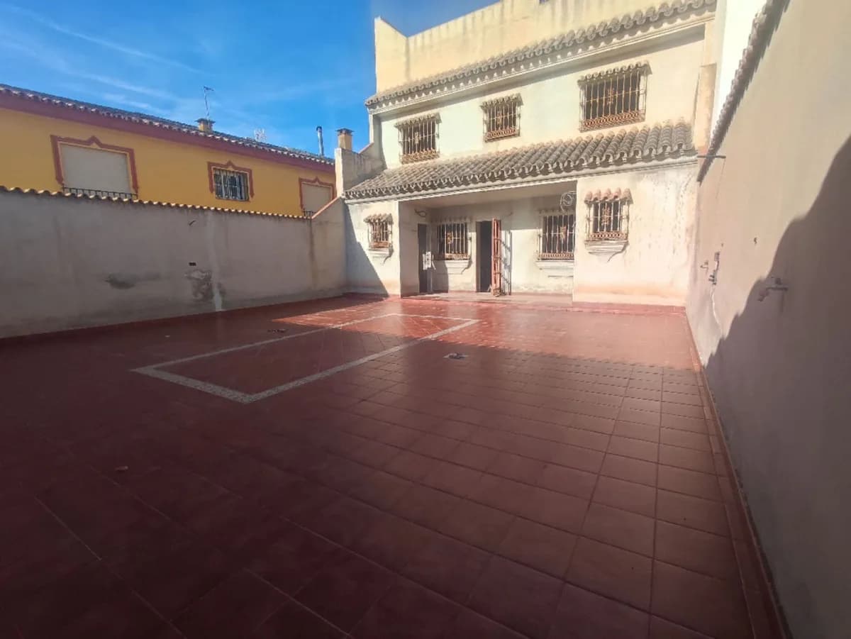 5 Bedroom Townhouse for Sale in Fuengirola, Málaga - Image 6