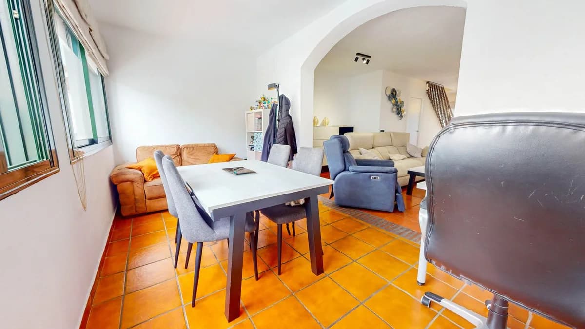 4 Bedroom Semi-Detached House for Sale in Benahavís, Málaga - Image 5