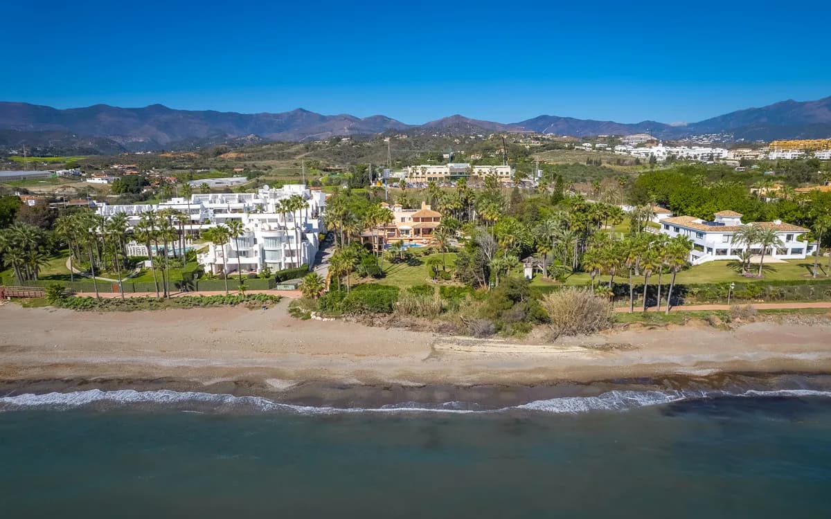 8 Bedroom Detached Villa for Sale in New Golden Mile, Málaga - Image 7