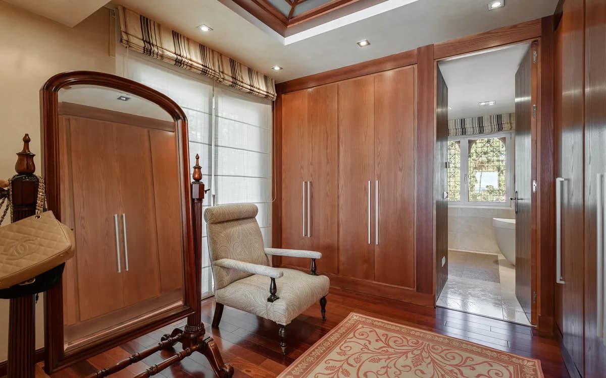 8 Bedroom Detached Villa for Sale in New Golden Mile, Málaga - Image 9