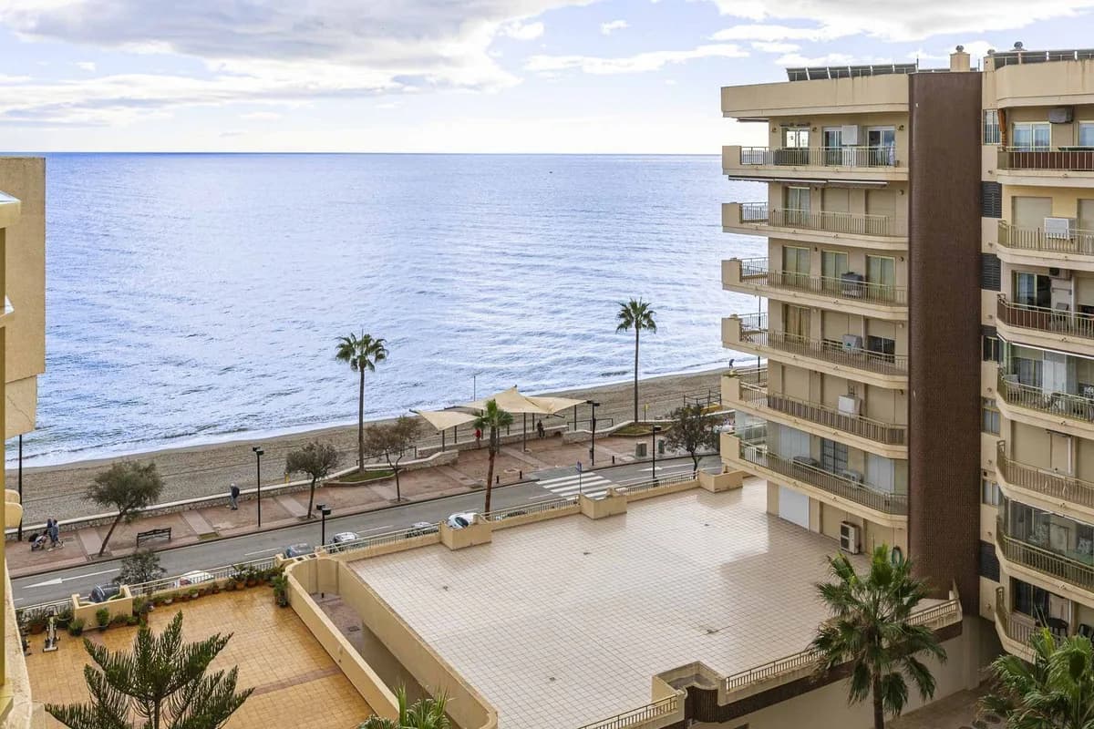 1 Bedroom Top Floor Apartment for Sale in Fuengirola, Málaga