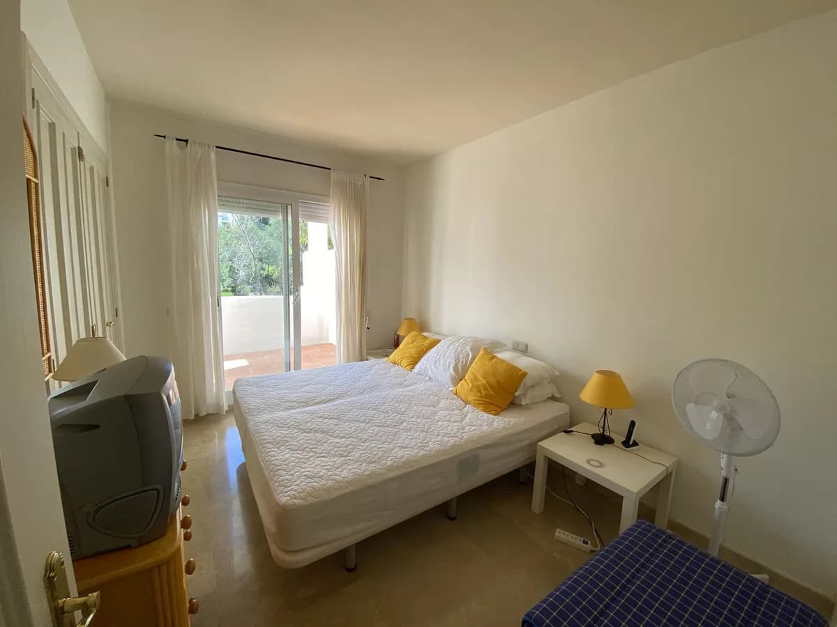 3 Bedroom Duplex for Sale in La Quinta, Málaga - Image 7