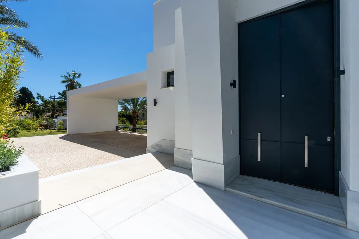 6 Bedroom Detached Villa for Sale in Marbesa, Málaga - Image 6