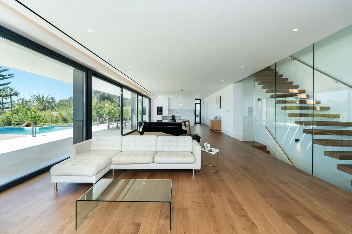 6 Bedroom Detached Villa for Sale in Marbesa, Málaga - Image 7