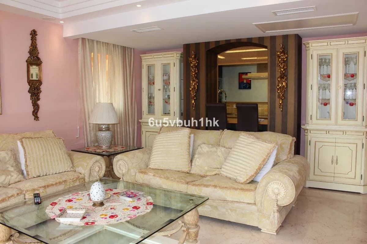 3 Bedroom Middle Floor Apartment for Sale in Manilva, Málaga - Image 7