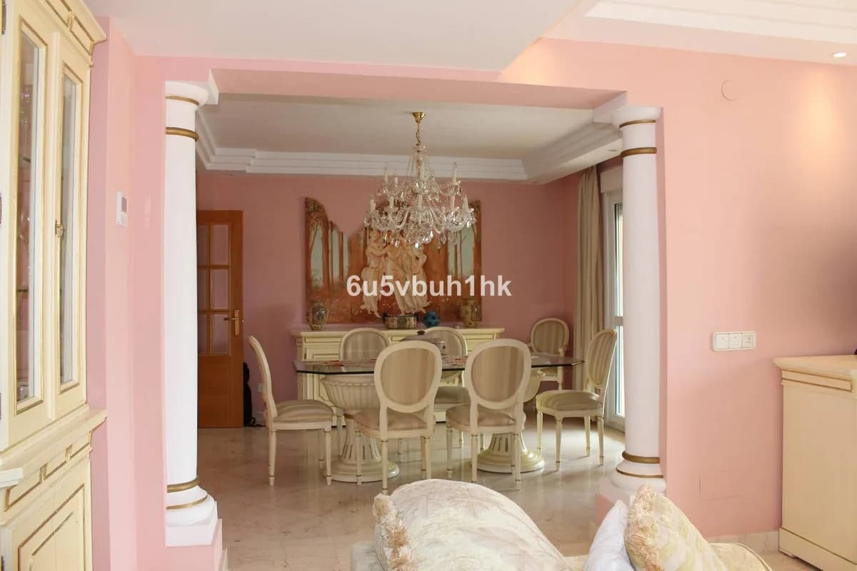 3 Bedroom Middle Floor Apartment for Sale in Manilva, Málaga - Image 9