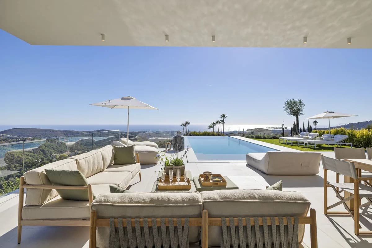 6 Bedroom Detached Villa for Sale in Benahavís, Málaga - Image 5