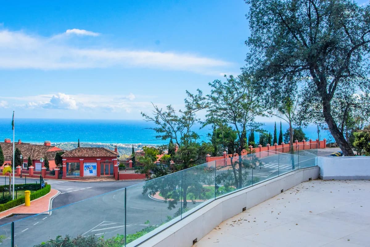 3 Bedroom Middle Floor Apartment for Sale in La Mairena, Málaga