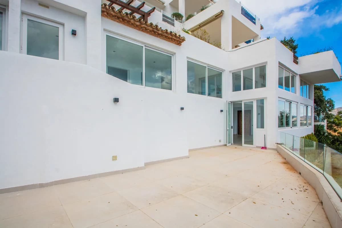 3 Bedroom Middle Floor Apartment for Sale in La Mairena, Málaga - Image 6