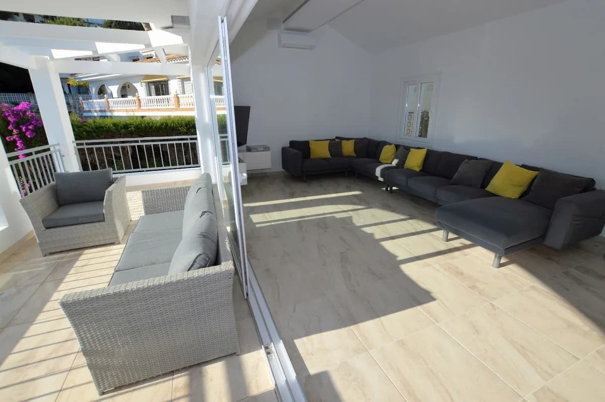 6 Bedroom Detached Villa for Sale in Benalmadena, Málaga - Image 5
