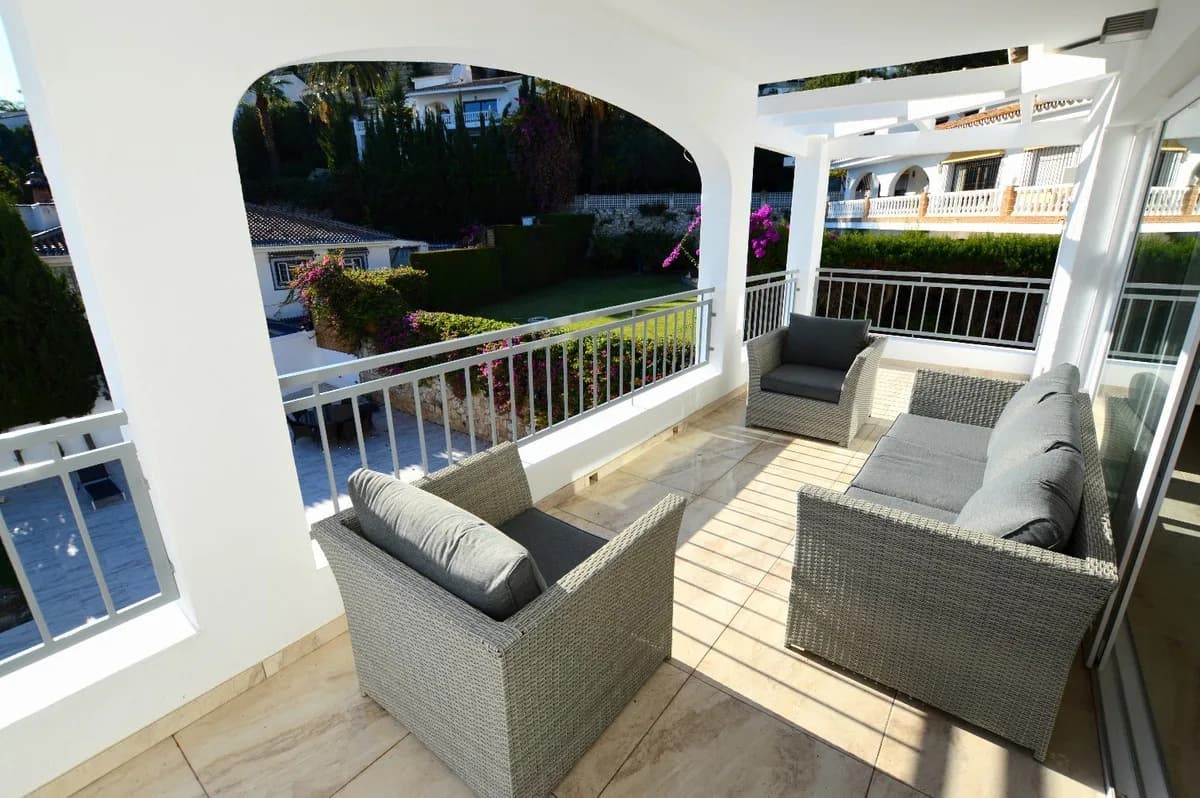 6 Bedroom Detached Villa for Sale in Benalmadena, Málaga - Image 6