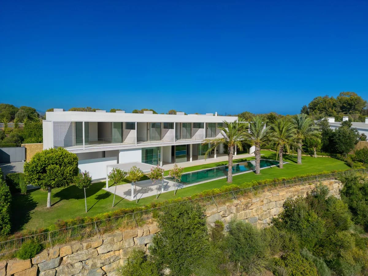 5 Bedroom Detached Villa for Sale in Casares, Málaga - Image 3
