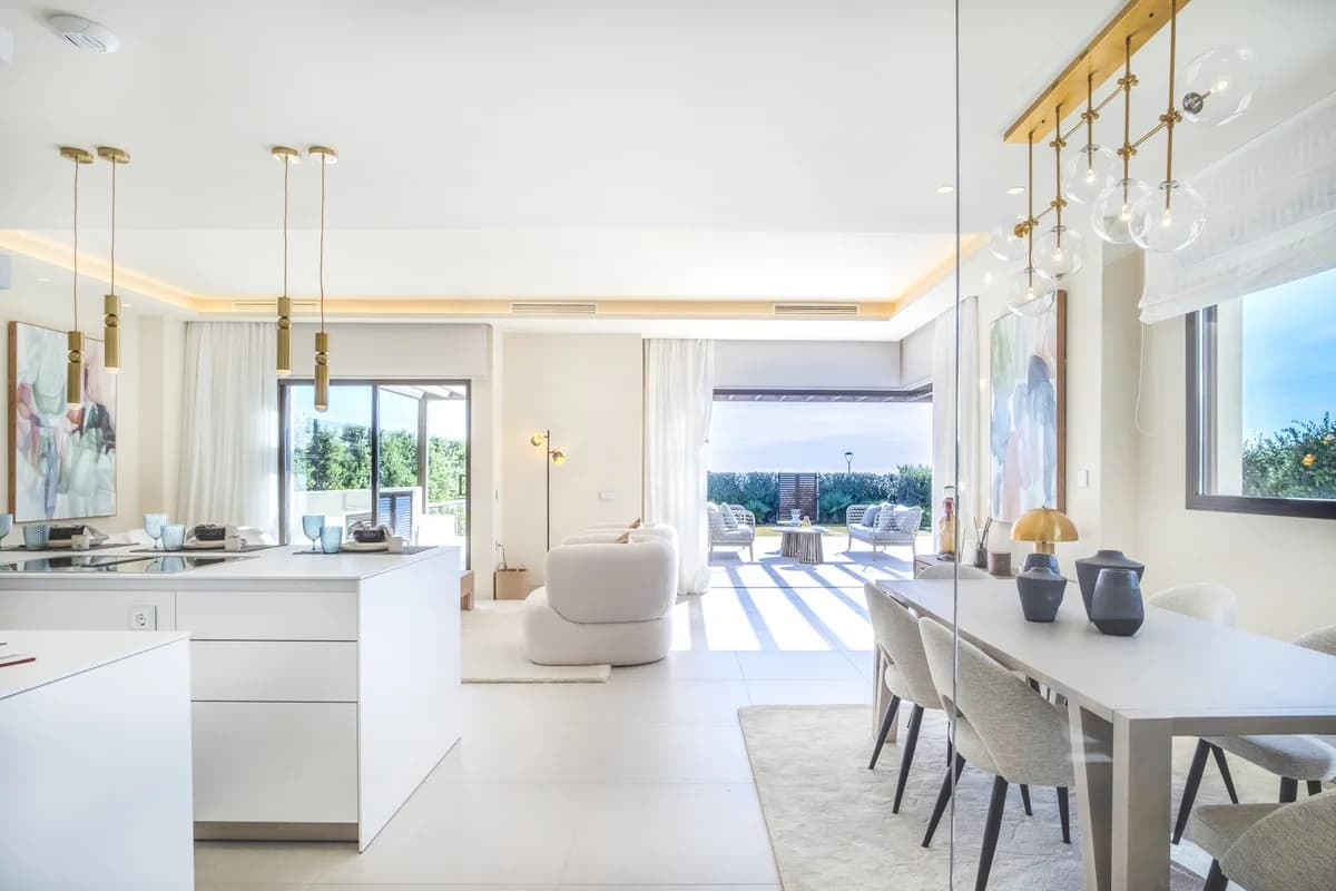 5 Bedroom Detached Villa for Sale in New Golden Mile, Málaga - Image 7