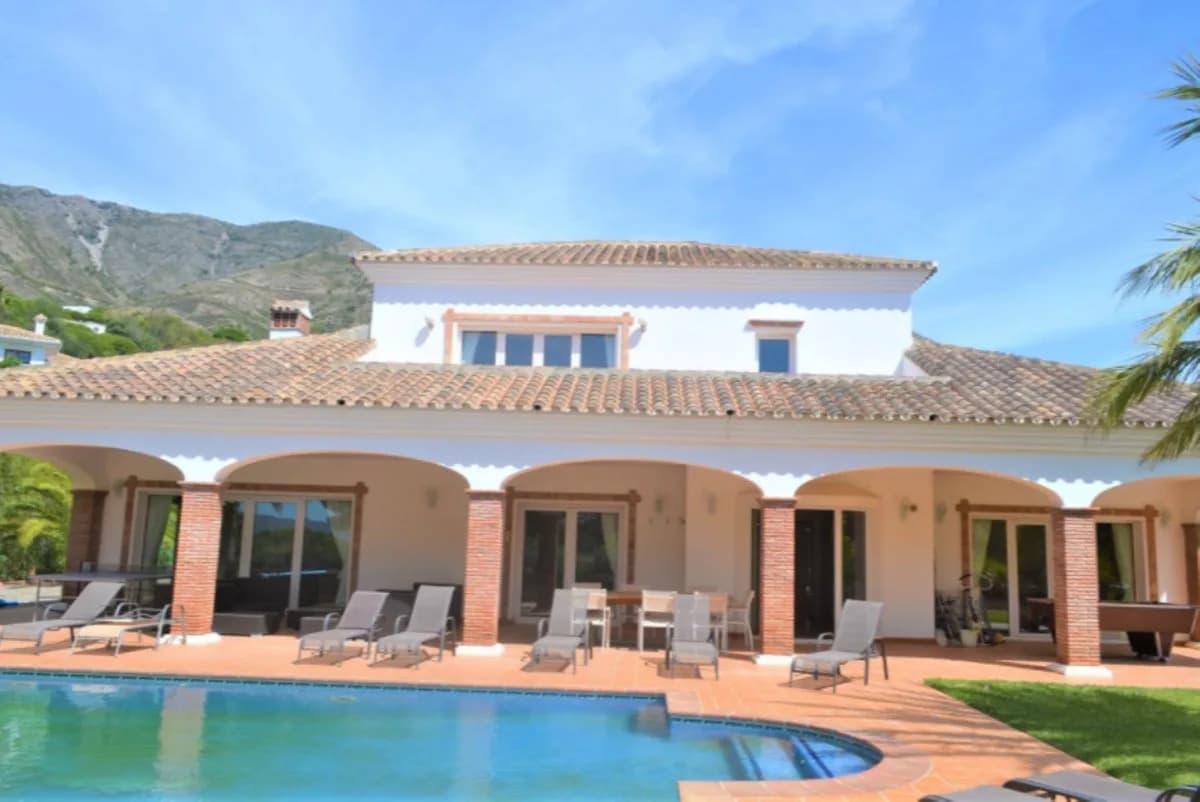 5 Bedroom Detached Villa for Sale in Mijas, Málaga - Image 2