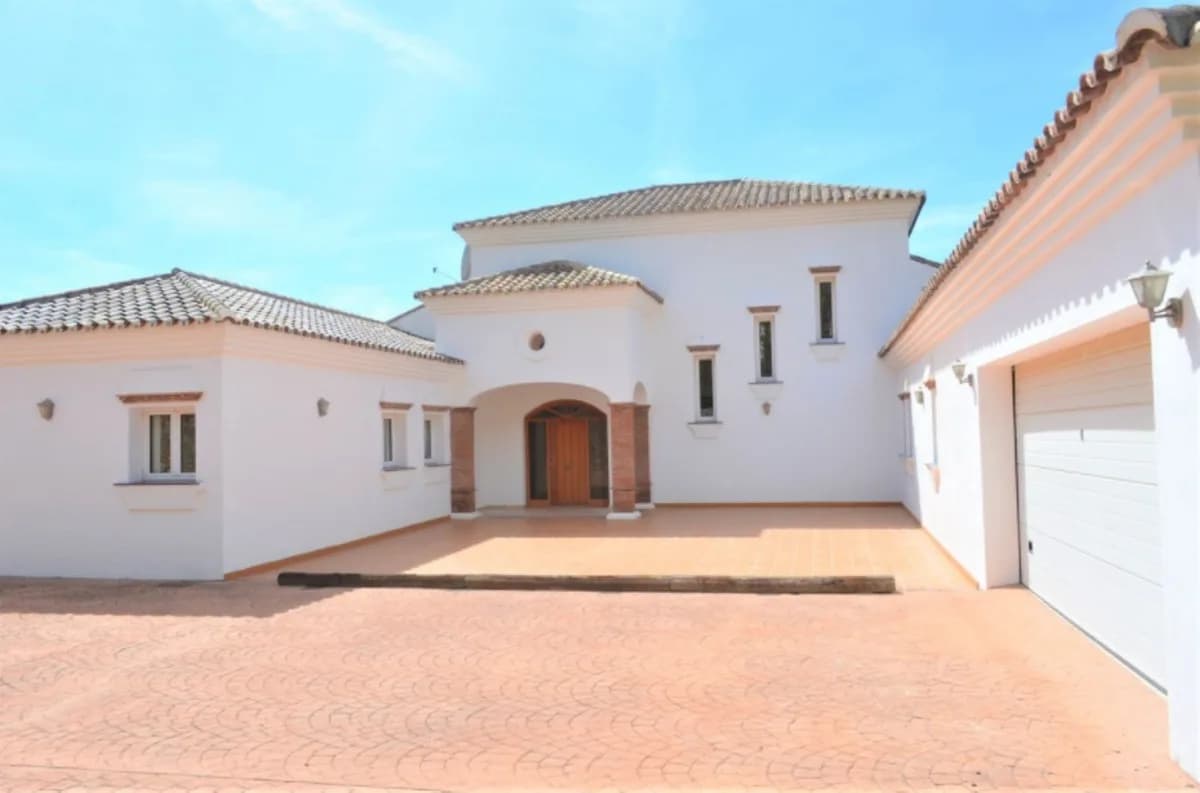 5 Bedroom Detached Villa for Sale in Mijas, Málaga - Image 3