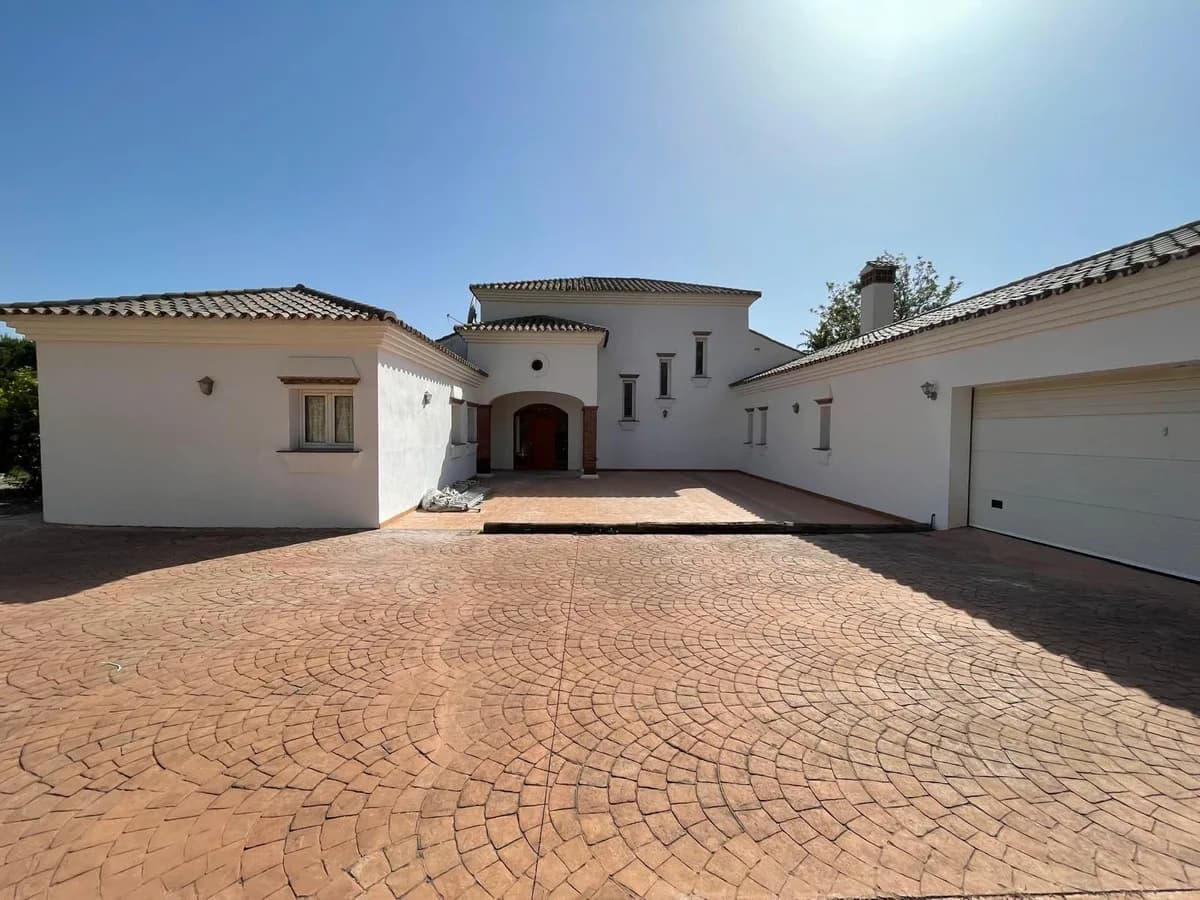 5 Bedroom Detached Villa for Sale in Mijas, Málaga - Image 4