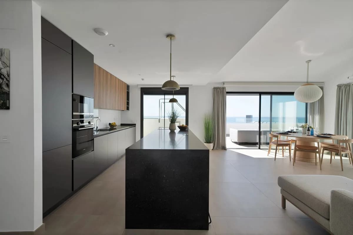 3 Bedroom Penthouse for Sale in Fuengirola, Málaga - Image 5