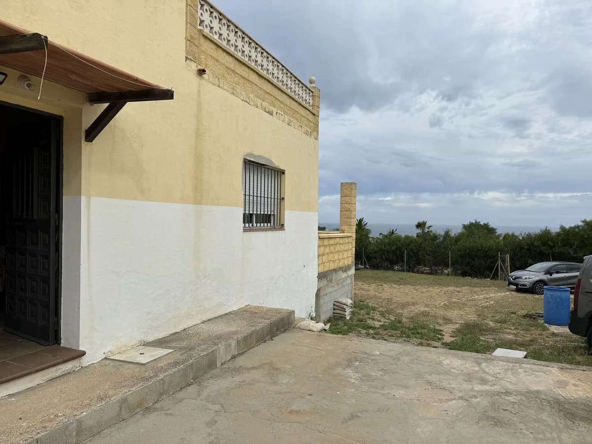 3 Bedroom Detached Villa for Sale in Sotogrande, Cádiz - Image 3