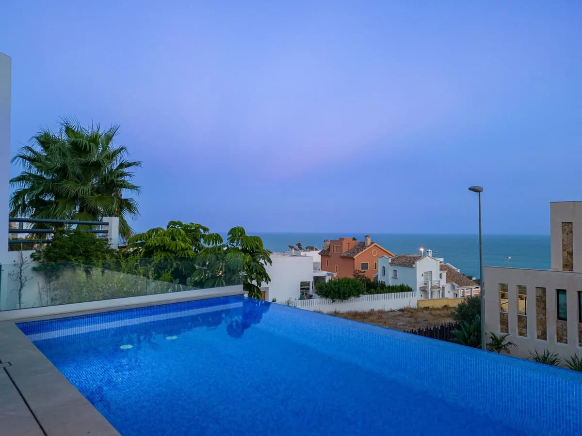 5 Bedroom Detached Villa for Sale in Benalmadena Costa, Málaga - Image 8
