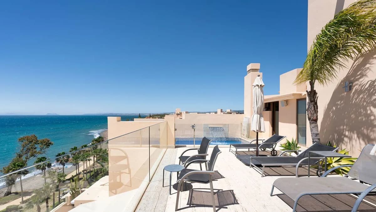 6 Bedroom Penthouse Duplex for Sale in Estepona, Málaga - Image 4