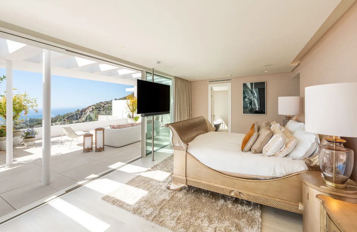 3 Bedroom Penthouse for Sale in Ojén, Málaga - Image 3