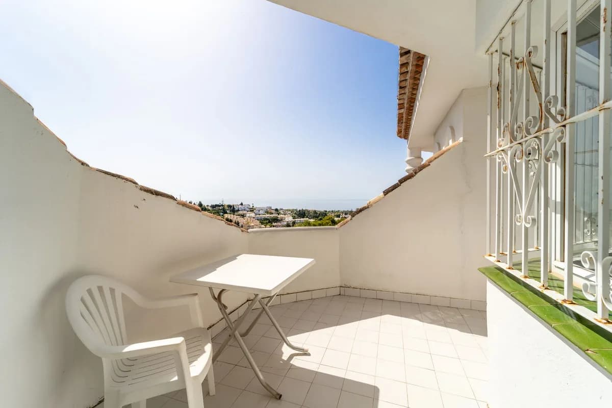 2 Bedroom Penthouse for Sale in Calahonda, Málaga - Image 2