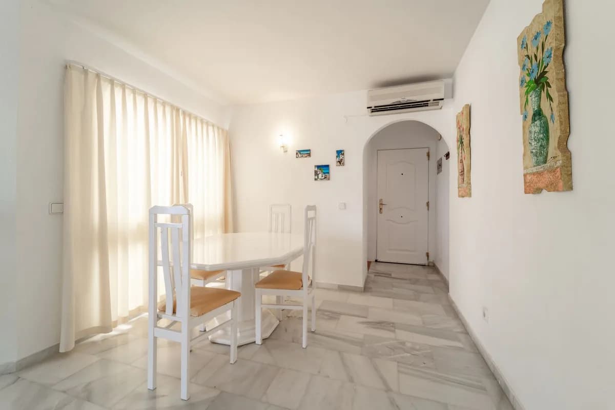 2 Bedroom Penthouse for Sale in Calahonda, Málaga - Image 5