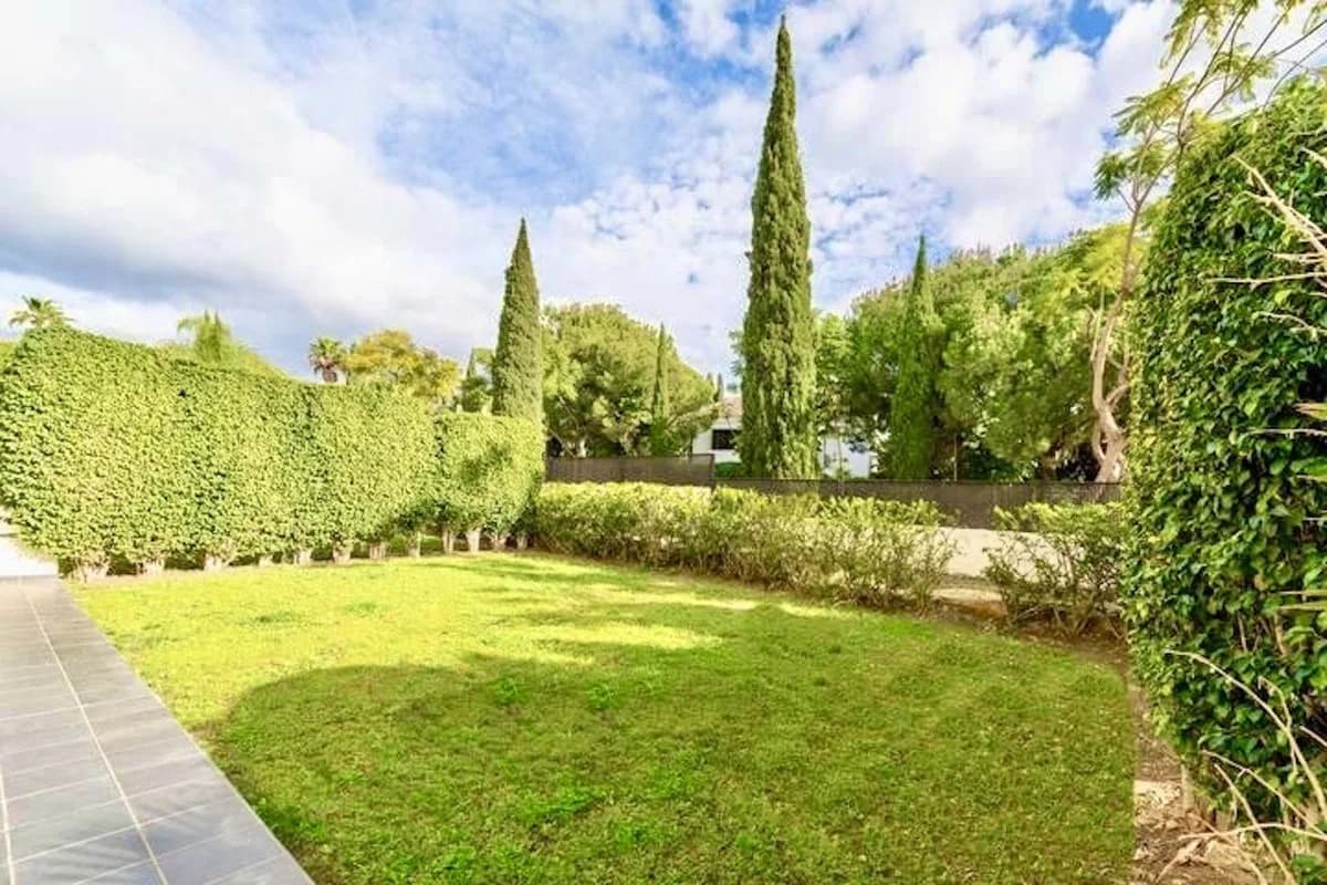 2 Bedroom Ground Floor Apartment for Sale in Los Flamingos, Málaga - Image 3