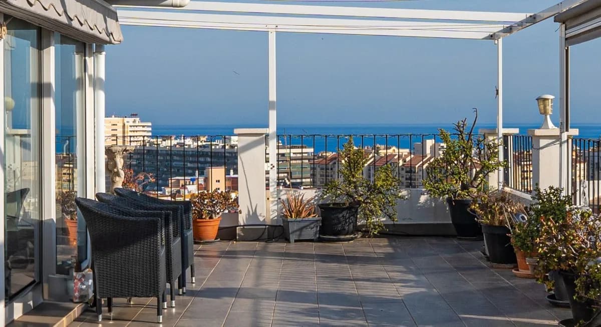 3 Bedroom Penthouse for Sale in Fuengirola, Málaga - Image 2