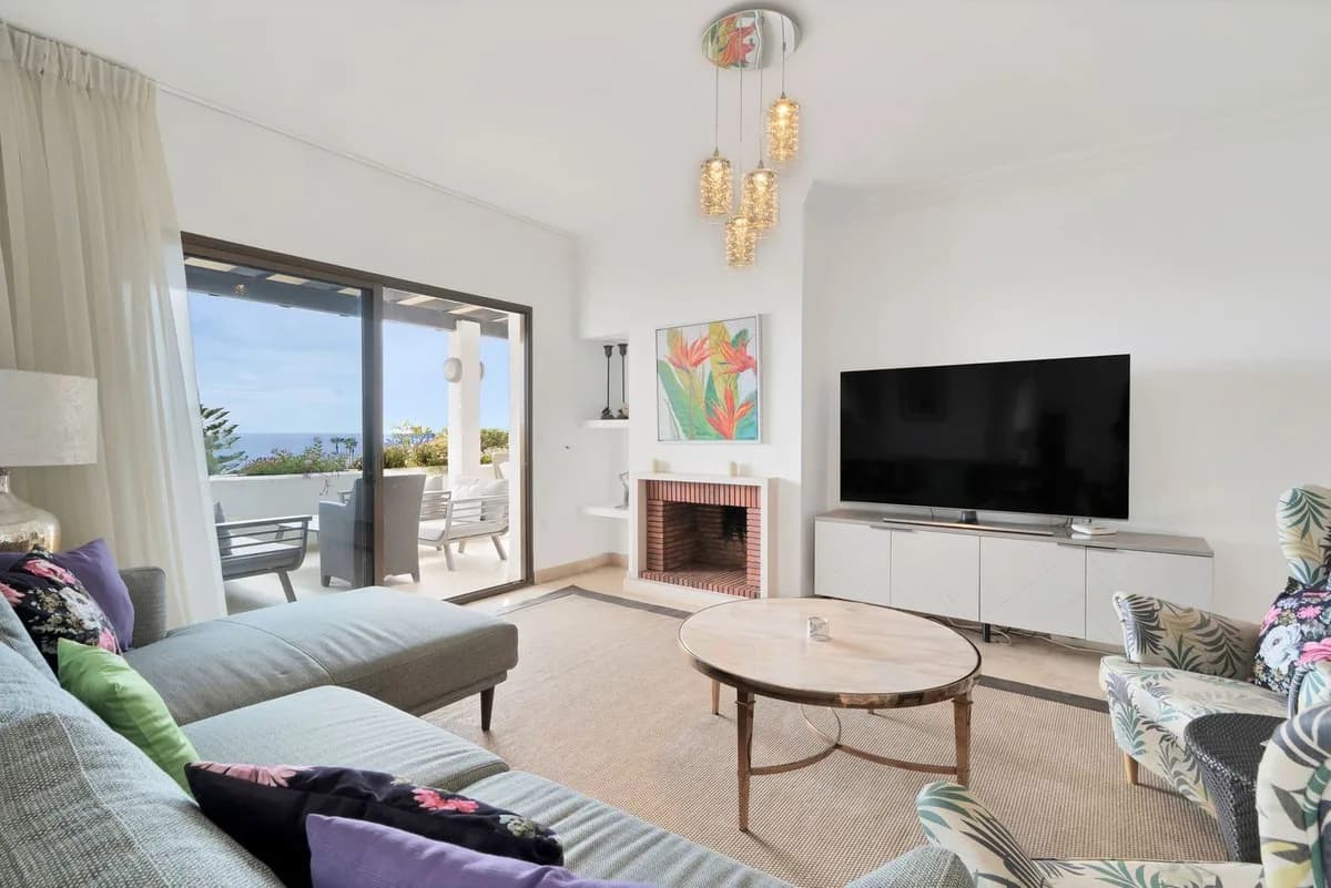 3 Bedroom Penthouse for Sale in Marbella, Málaga - Image 7