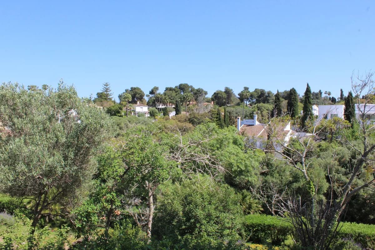 5 Bedroom Detached Villa for Sale in Sotogrande Costa, Cádiz - Image 2
